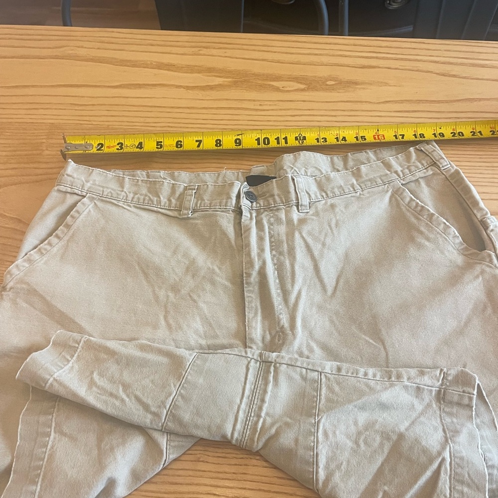 Patagonia Men's Light Beige Cargo Shorts